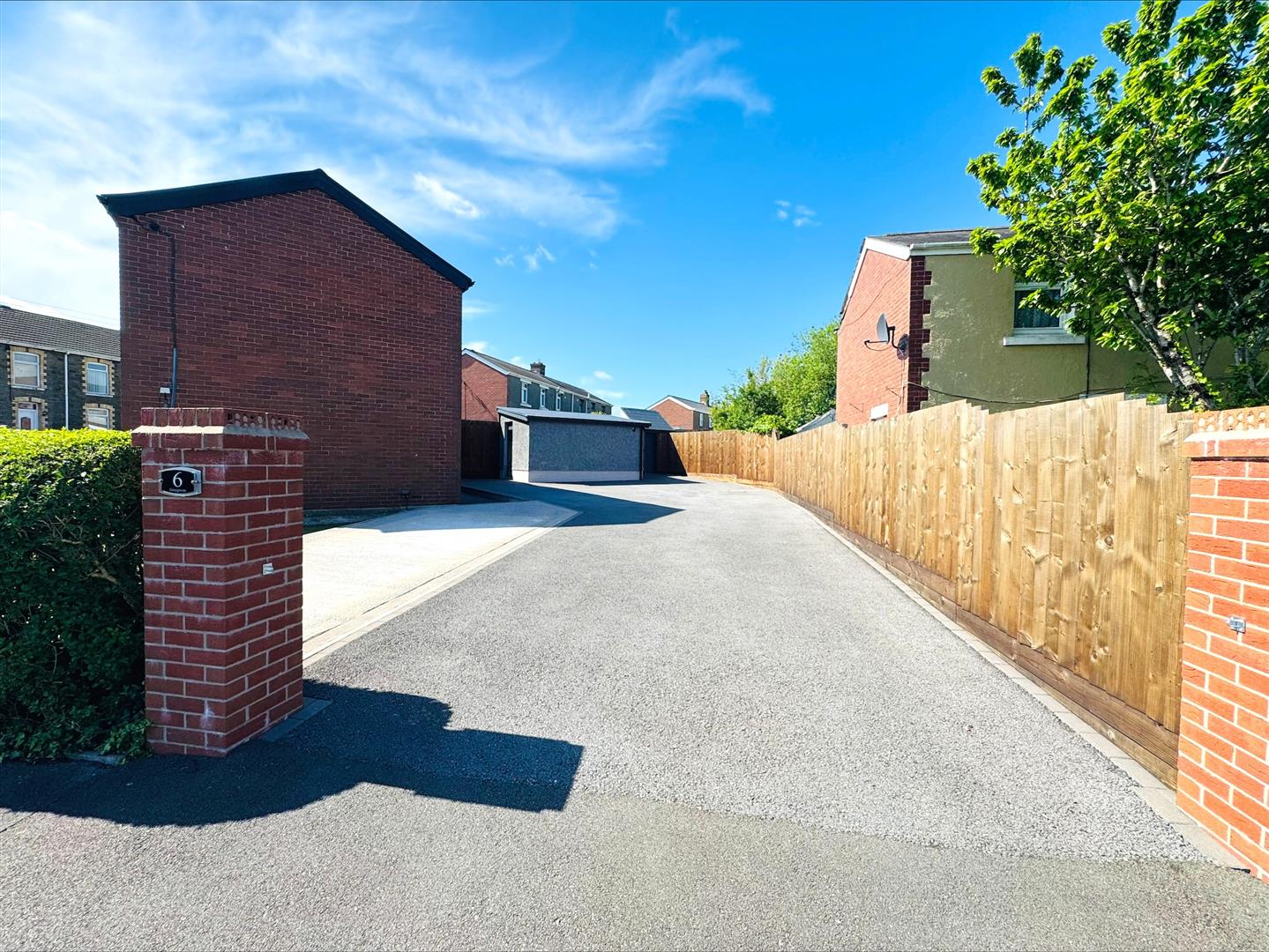 Graigwen, Llwynhendy, Llanelli, SA14 9PB